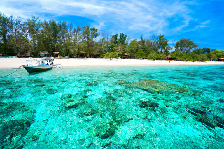 Paket Tour Lombok Bersama Pesona Rinjani