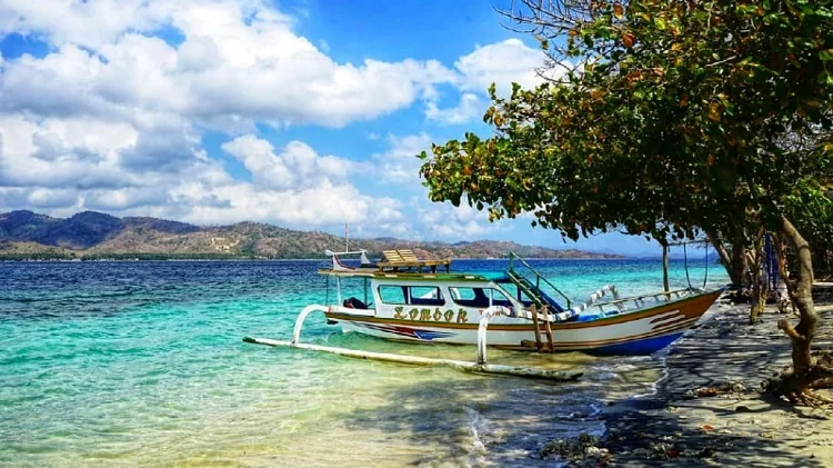Paket Tour Lombok Bersama Pesona Rinjani