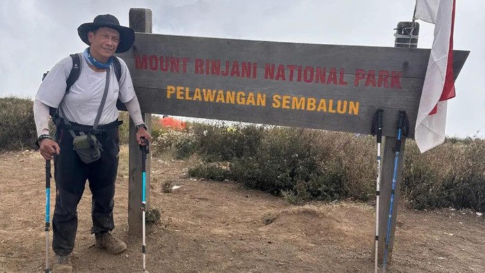 Kakek 61 tahun mendaki Gunung Rinjani dan Gunung Agung untuk rayakan ultah