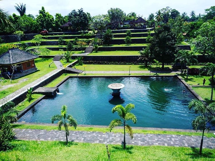 Kolam Utama Taman Narmada